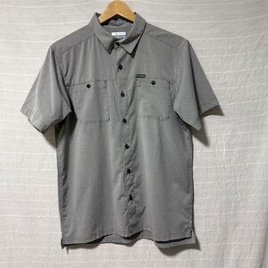 Columbia Men's Short Sleeve Gray Button-Up Shirt Size M Casual Lightweight